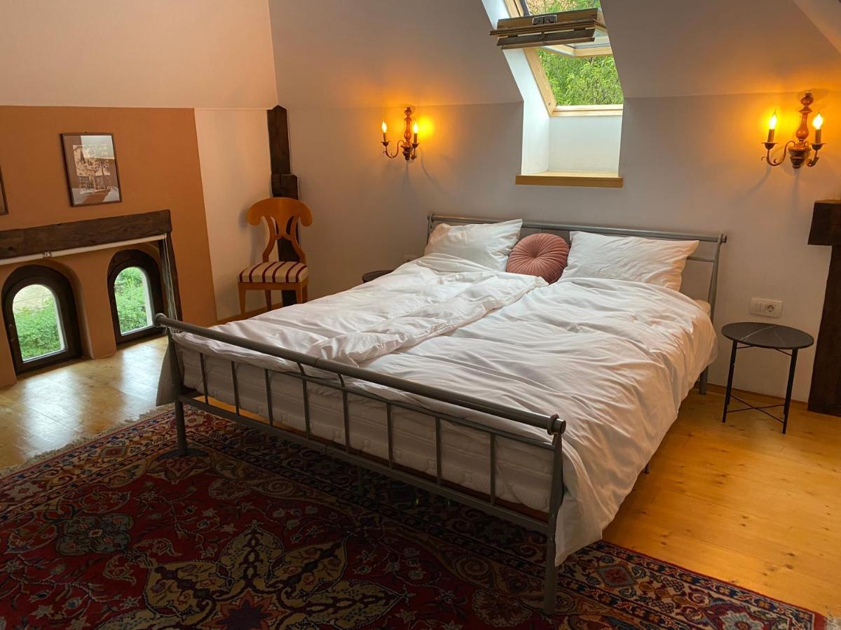 Rose'S Oldtown Apartment Braşov Buitenkant foto