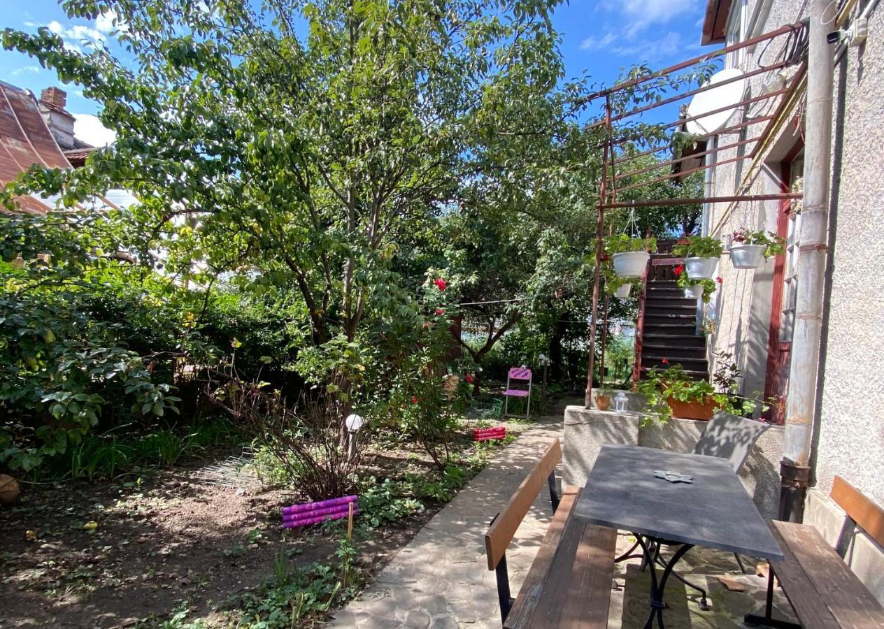 Rose'S Oldtown Apartment Braşov Buitenkant foto