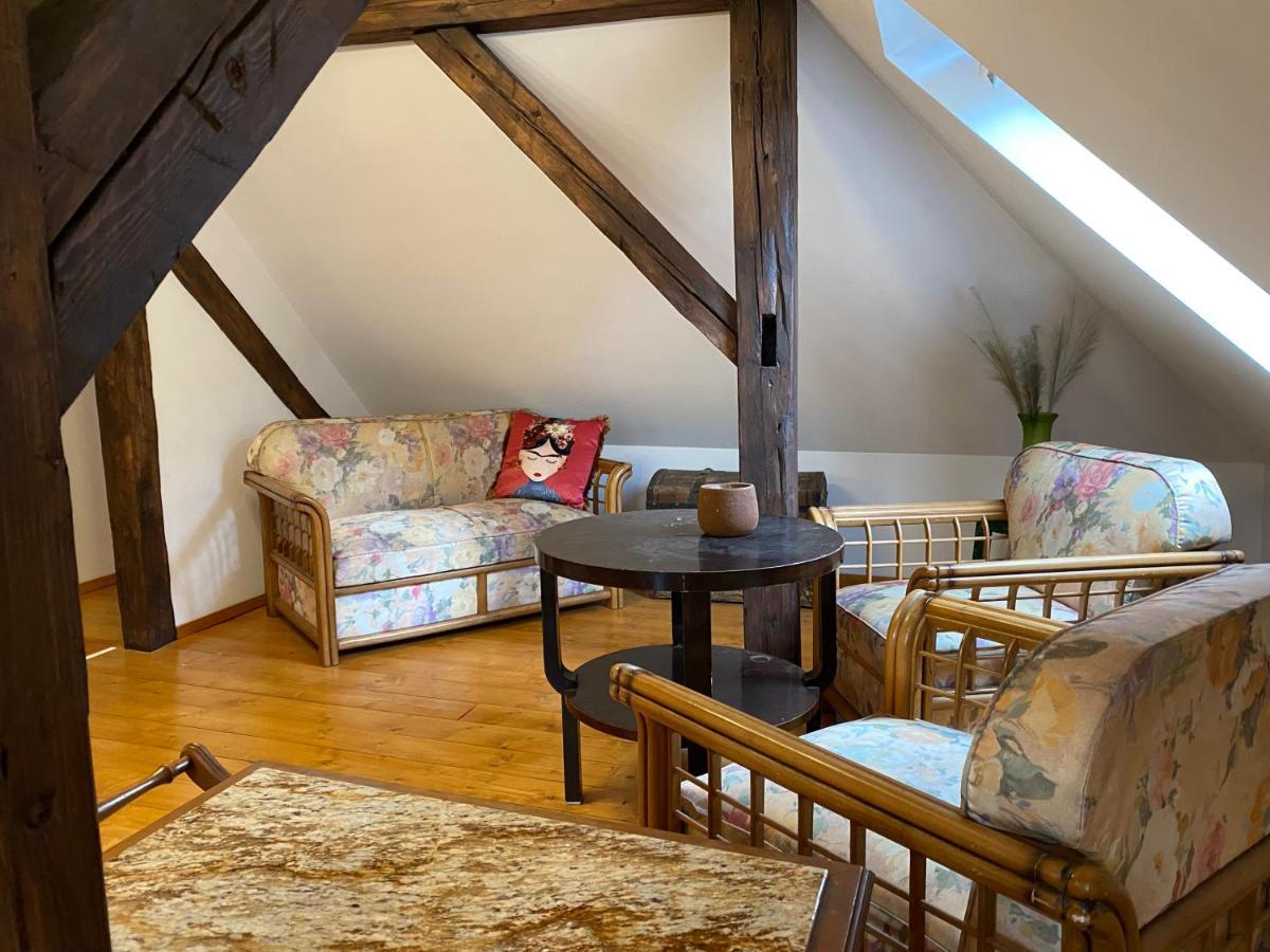 Rose'S Oldtown Apartment Braşov Buitenkant foto