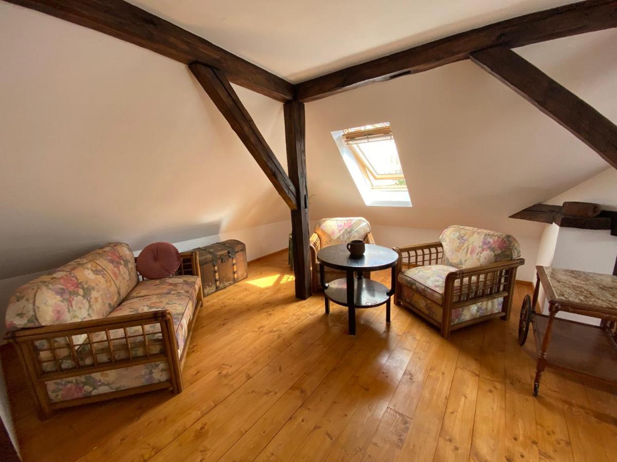 Rose'S Oldtown Apartment Braşov Buitenkant foto