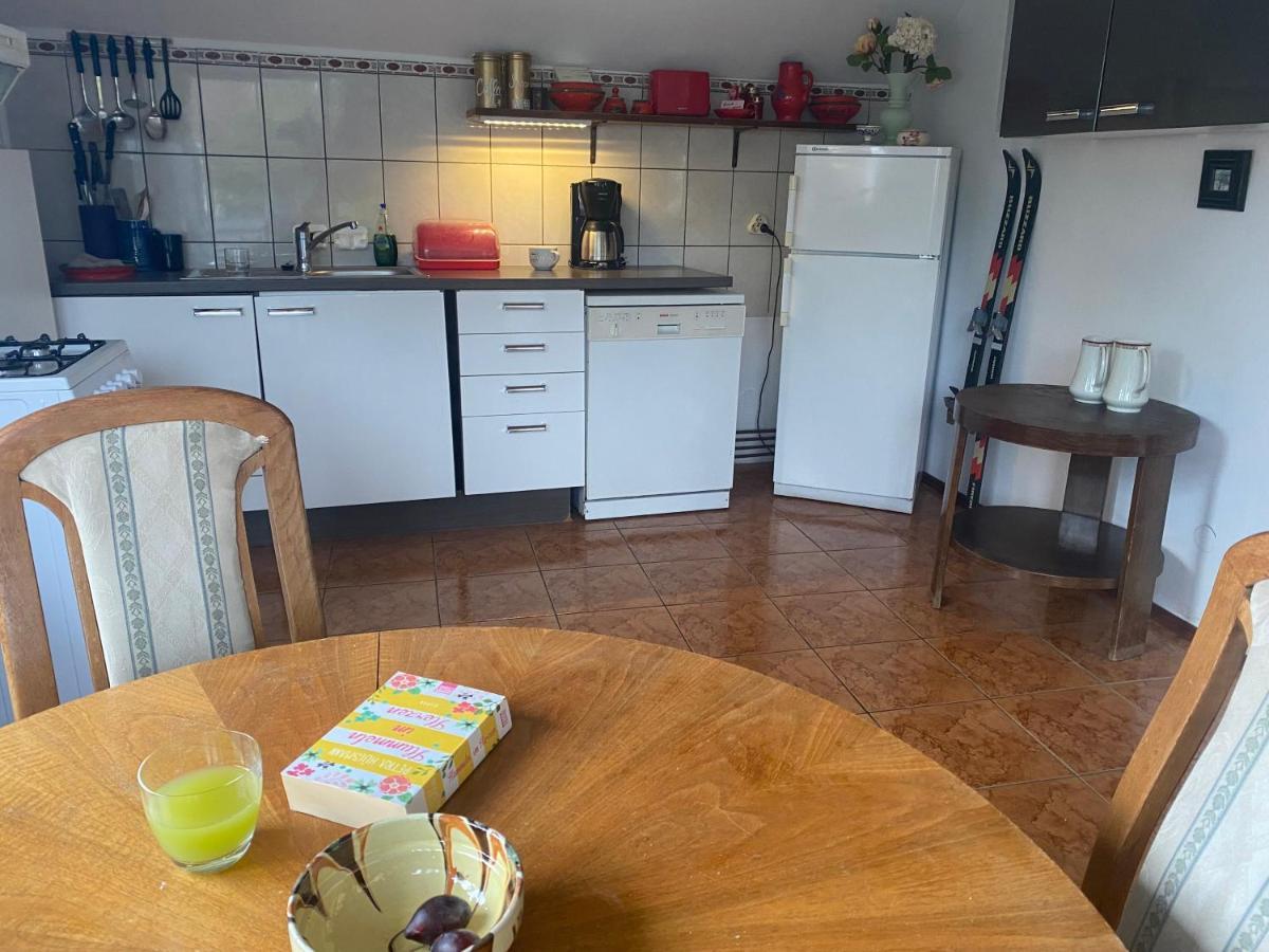 Rose'S Oldtown Apartment Braşov Buitenkant foto