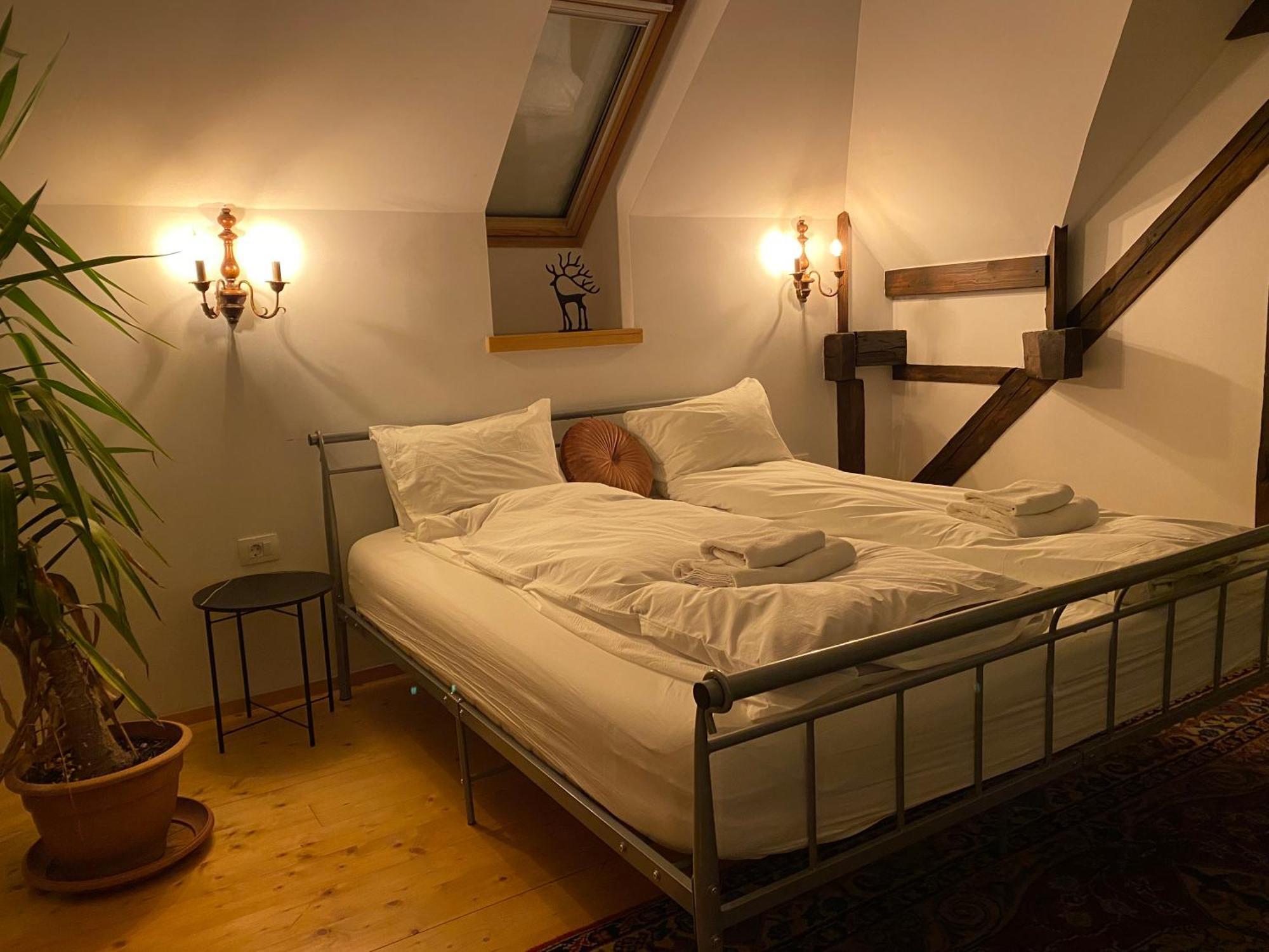 Rose'S Oldtown Apartment Braşov Buitenkant foto