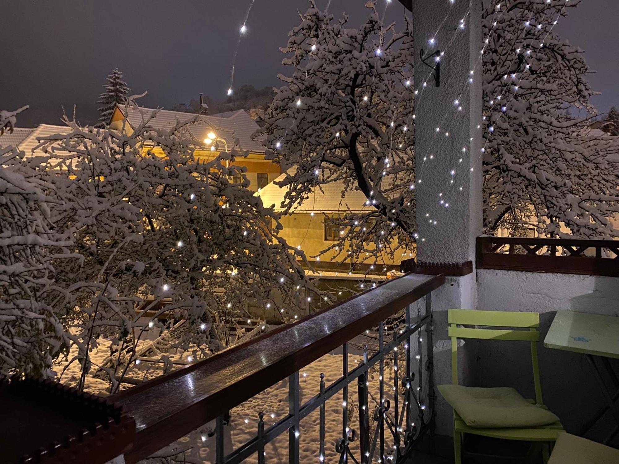 Rose'S Oldtown Apartment Braşov Buitenkant foto