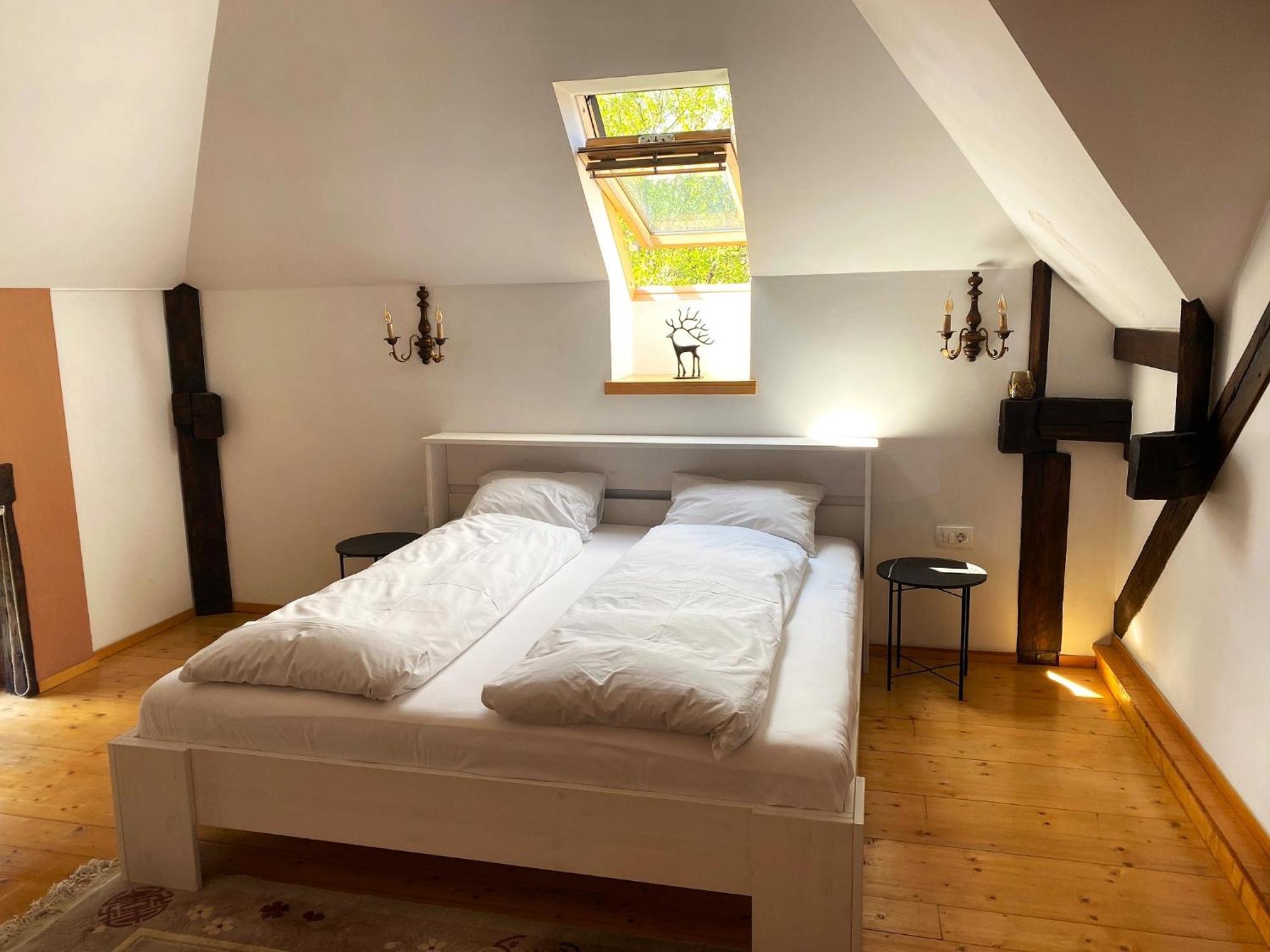 Rose'S Oldtown Apartment Braşov Buitenkant foto